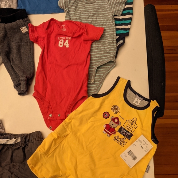 Carter's 9 month boy's lot - 17 pieces - Picture 4 of 4